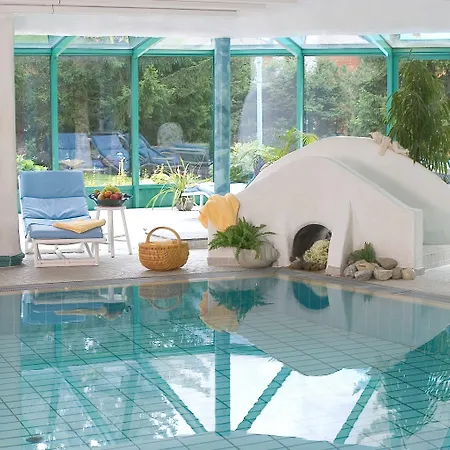 מלון Praegant 4*